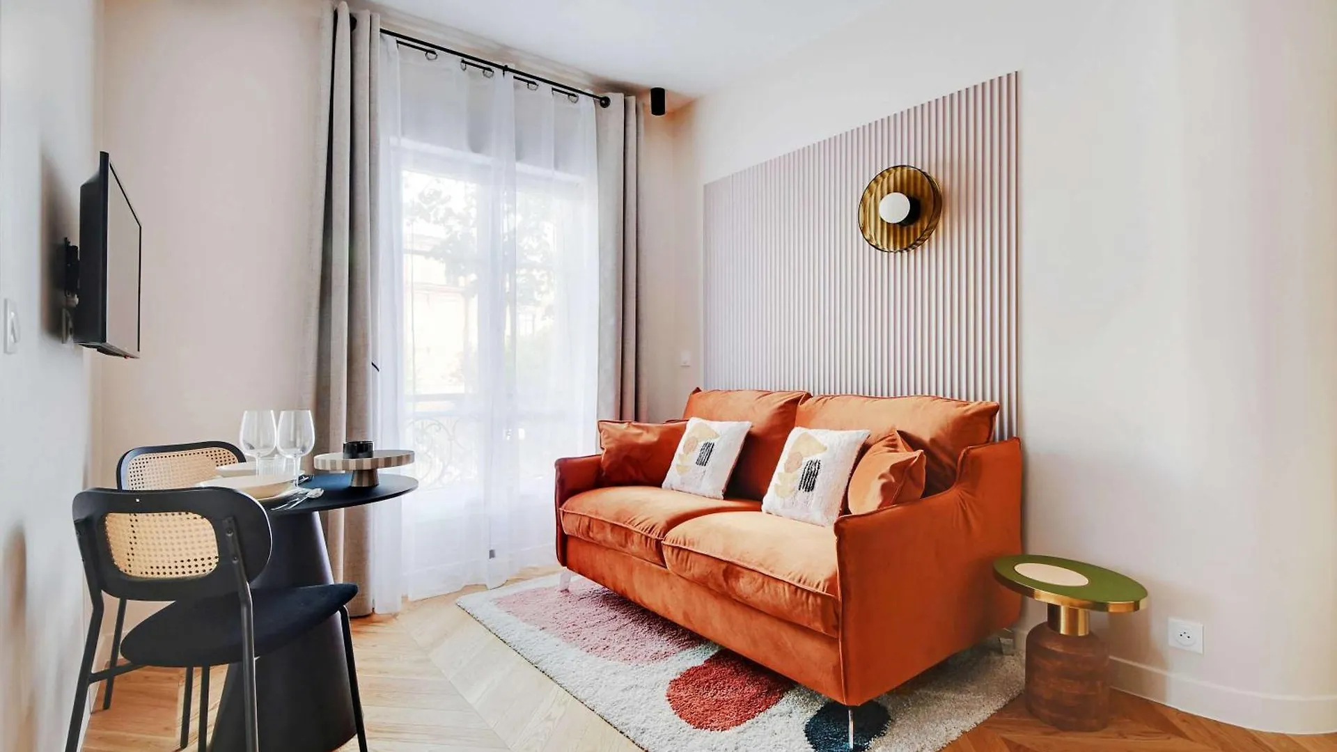 Cozy Entire Apartment Near The Eiffel Tower Paris 0*,  France