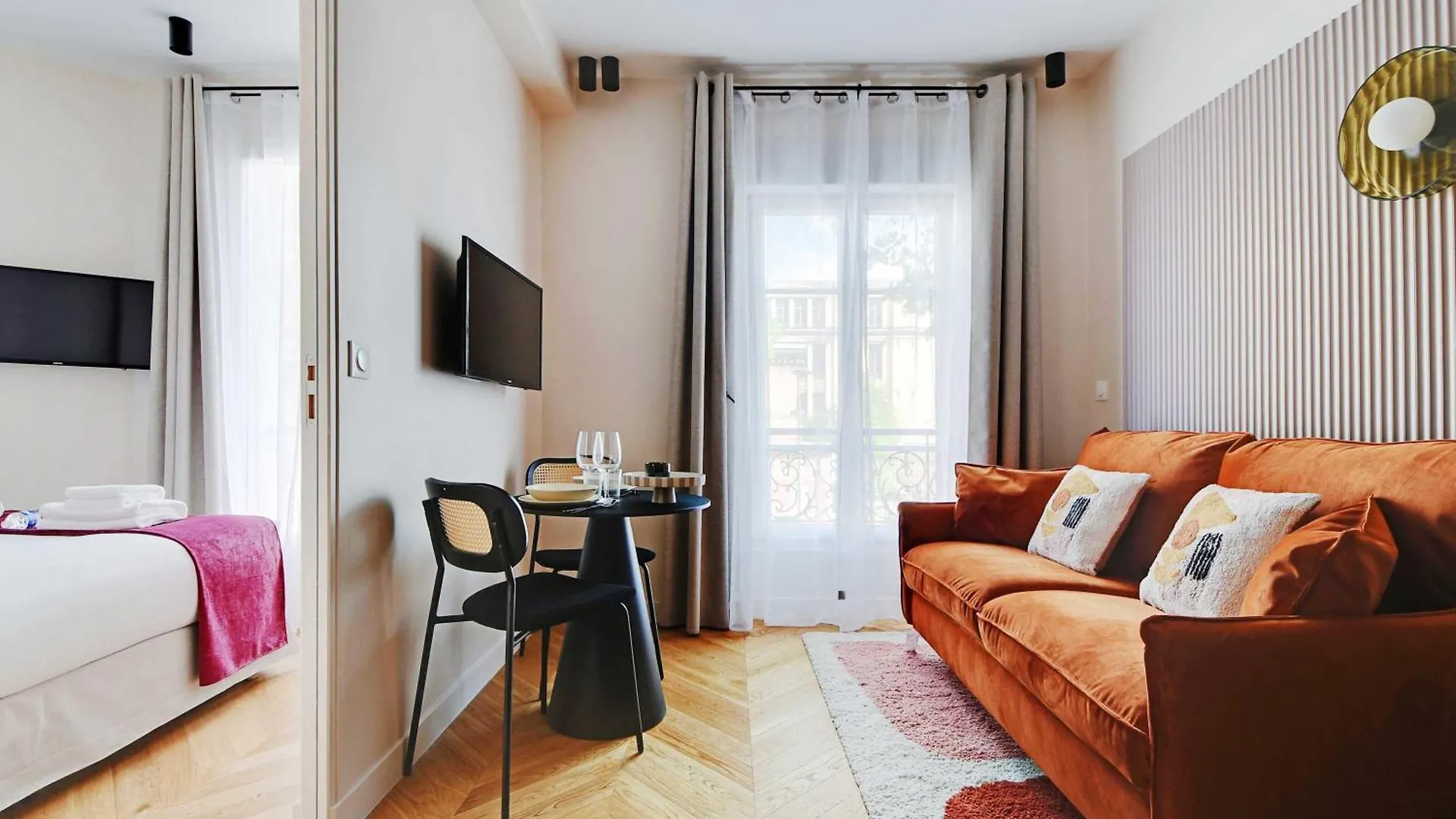 Cozy Entire Apartment Near The Eiffel Tower Paris France